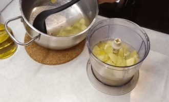 Измельчаем овощи в блендере