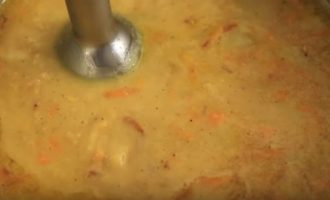 Взбить суп блендером до кремового состояния