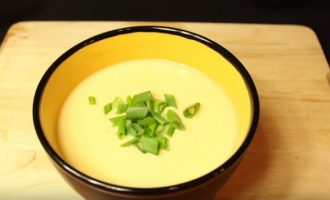 Украшаем суп луком