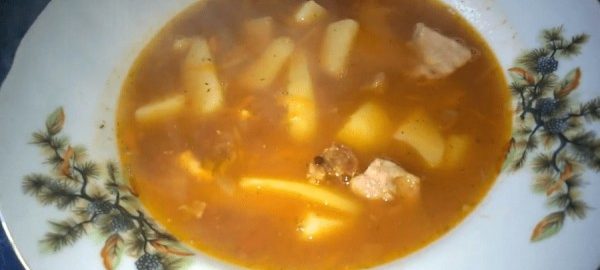 Фасолевый суп со свиными ребрышками