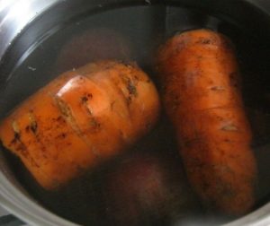 Сколько варить овощи для детского пюре и Картофель, морковь, свекла, в кастрюле, микроволновке, мультиварке. Как варить свеклу на сковороде. Как быстро приготовить овощи